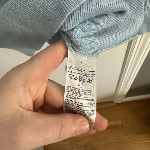 Old Navy Sosoft crew neck cable knit sweater in light blue (020) size Medium - Picture 4 of 6